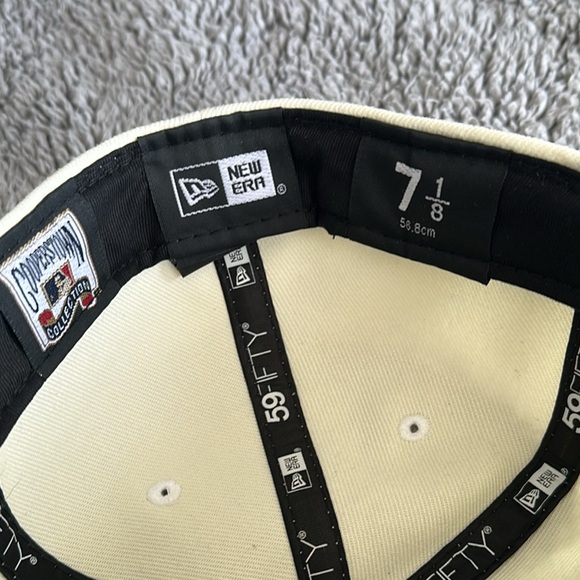 RARE Miami Marlins Cream New Era (Size 7 1/8) - Picture 6 of 6